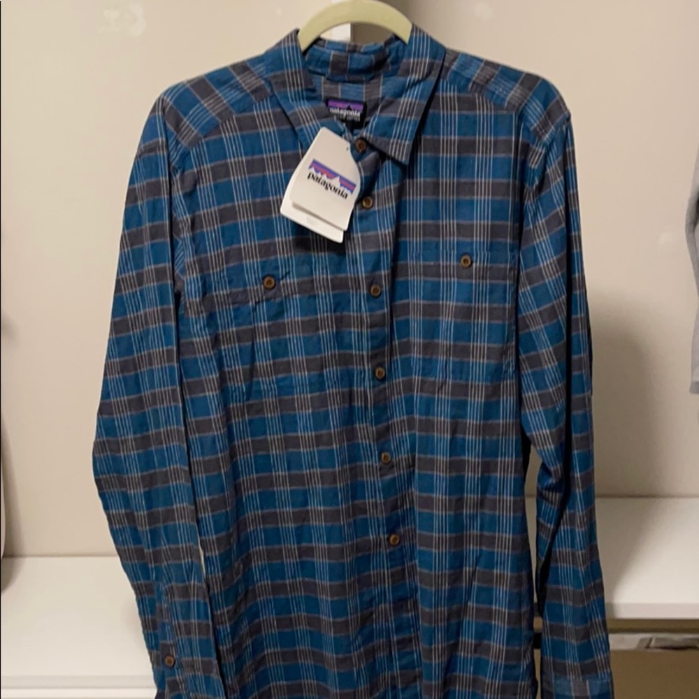 NEVER WORN! Patagonia Button Down Shirt